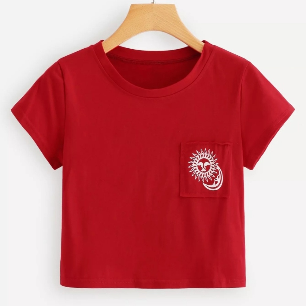 Red Short Sleeve Crop Top Size M